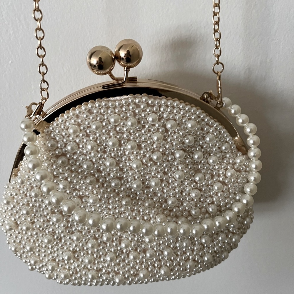 White Pearl Bag perfect for a special event